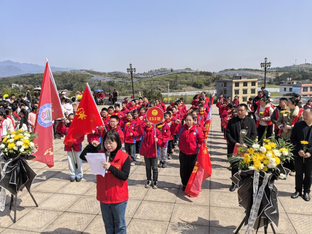 传承红色基因 赓续英烈精神