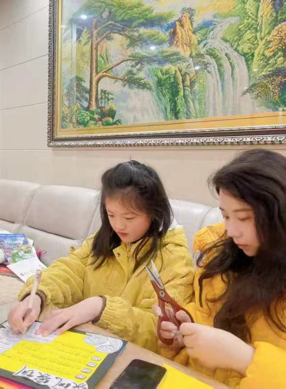 清廉润童心 书香传家风