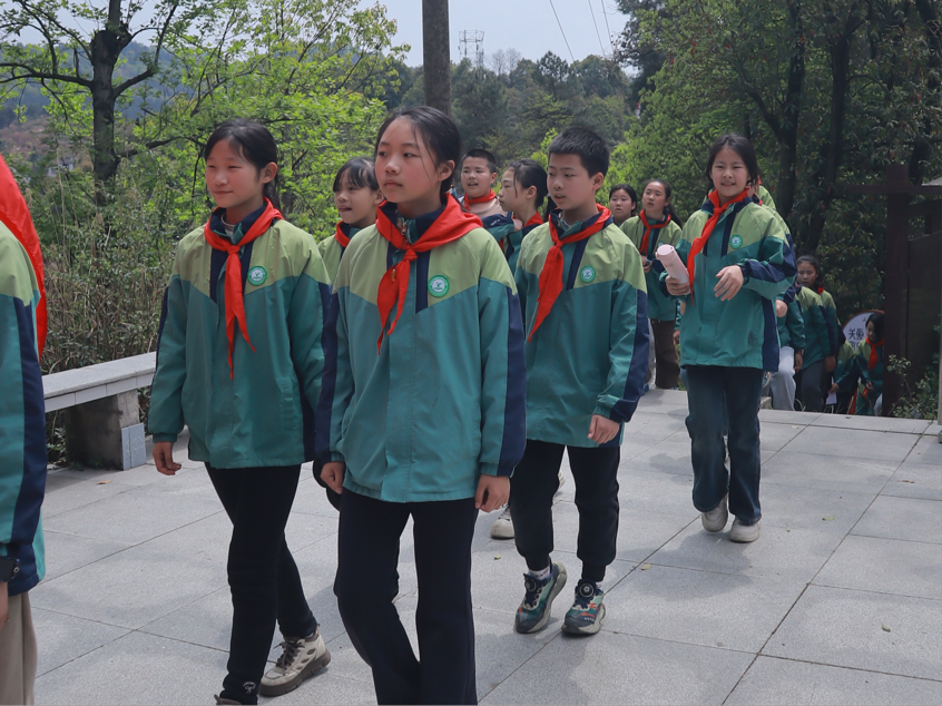 缅怀革命先烈 赓续红色血脉