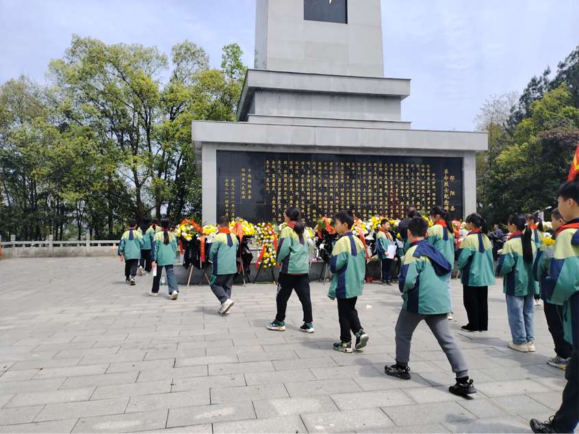 缅怀革命先烈 赓续红色血脉