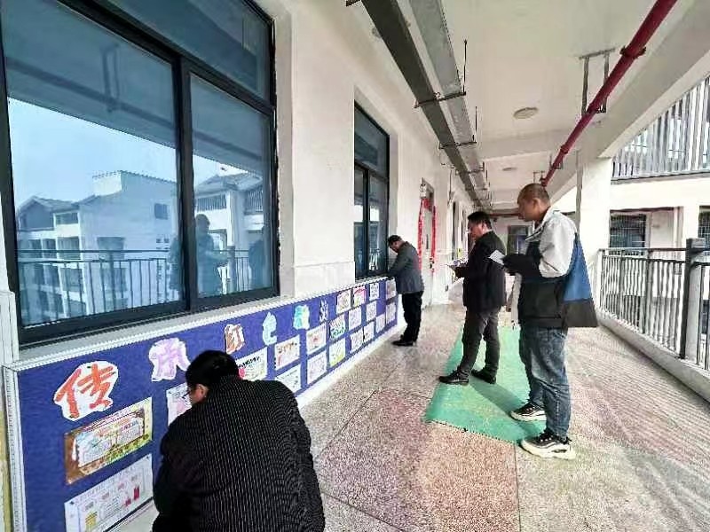 追寻红色足迹 共建文明校园