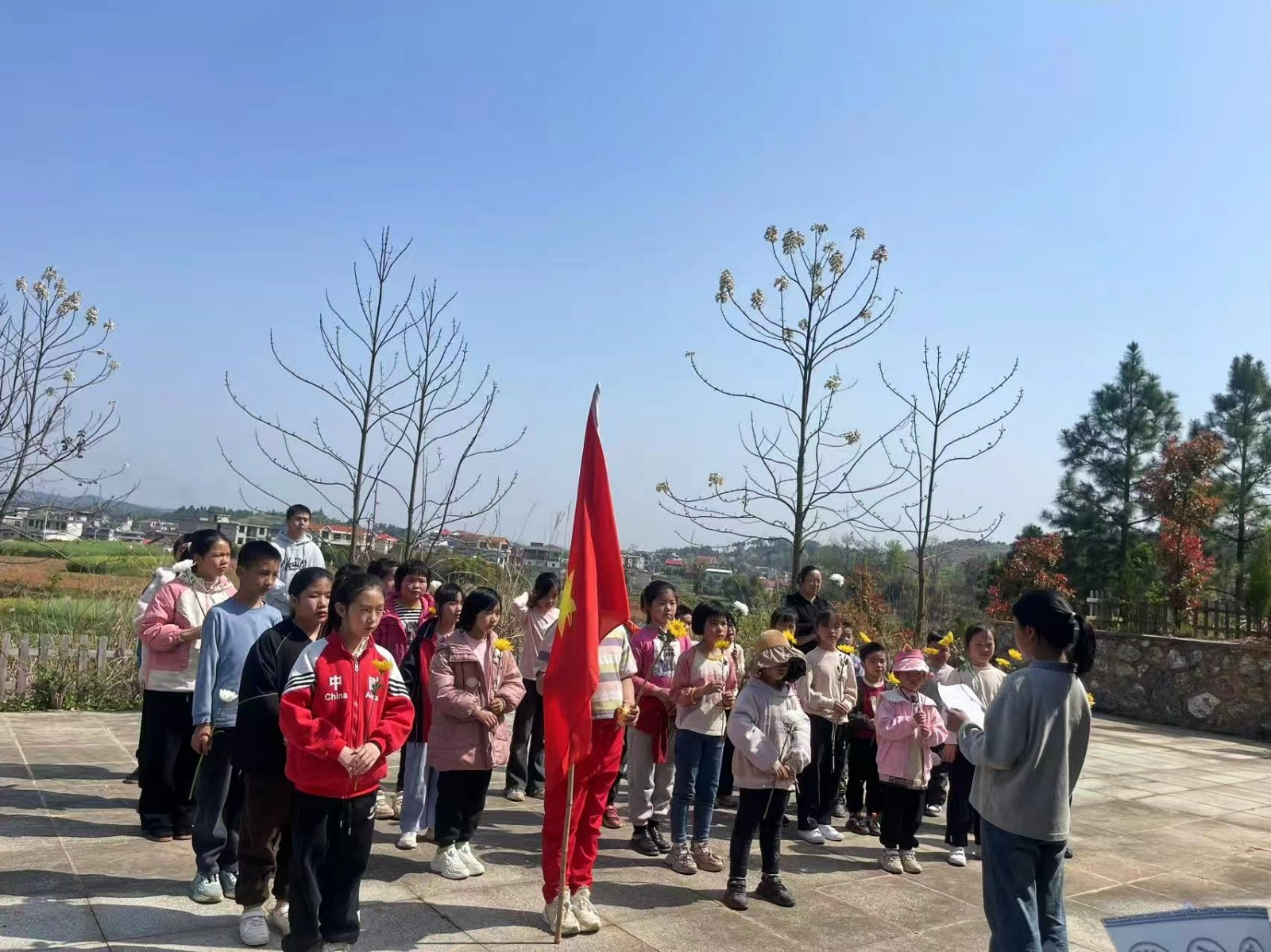 清明祭英烈 传承正当时﻿