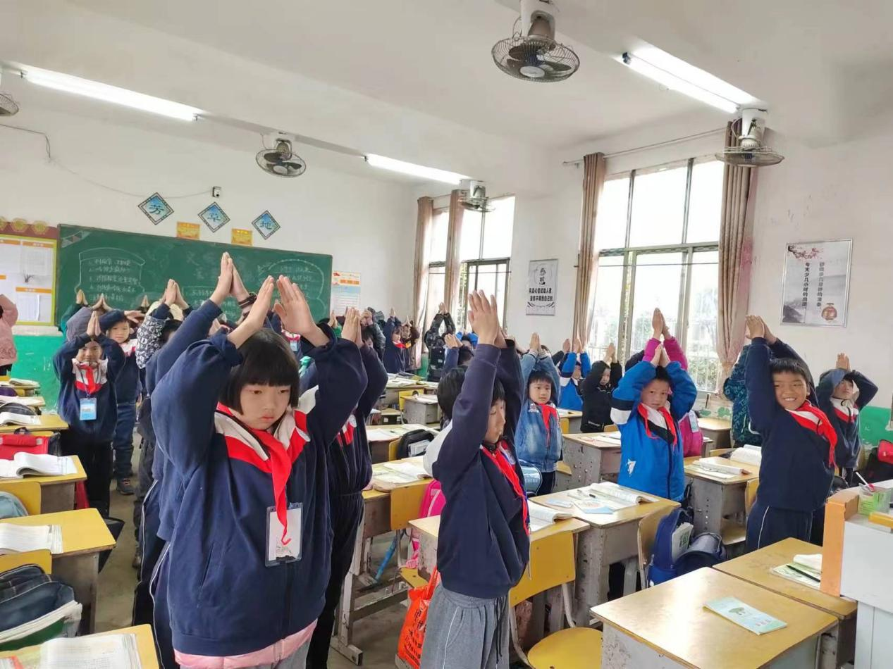 “阳光校园 活力课间”创新开展多彩课间活动纪实