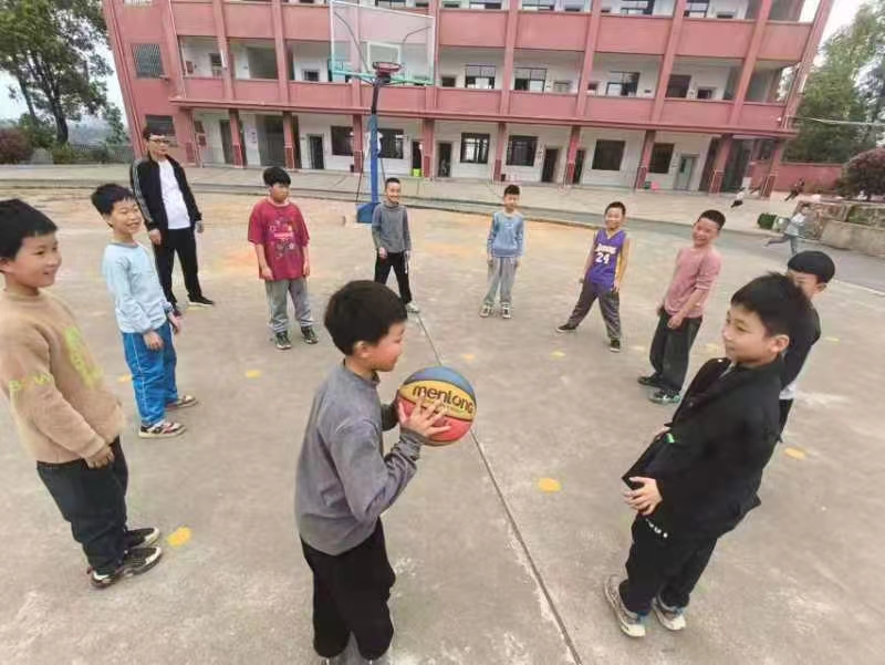 “阳光校园 活力课间”创新开展多彩课间活动纪实