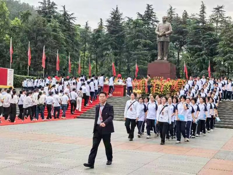 隆回二中师生赴韶山开展红色研学