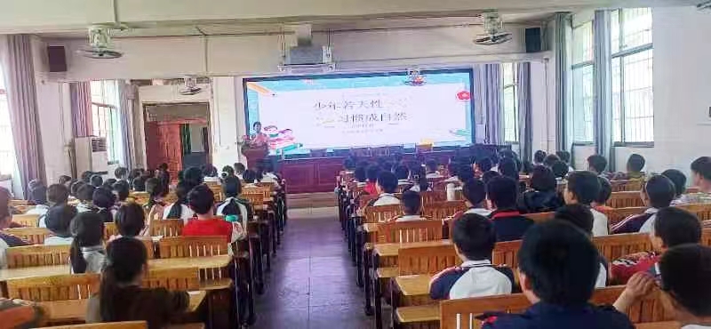 桥协进校园  桥牌润童年