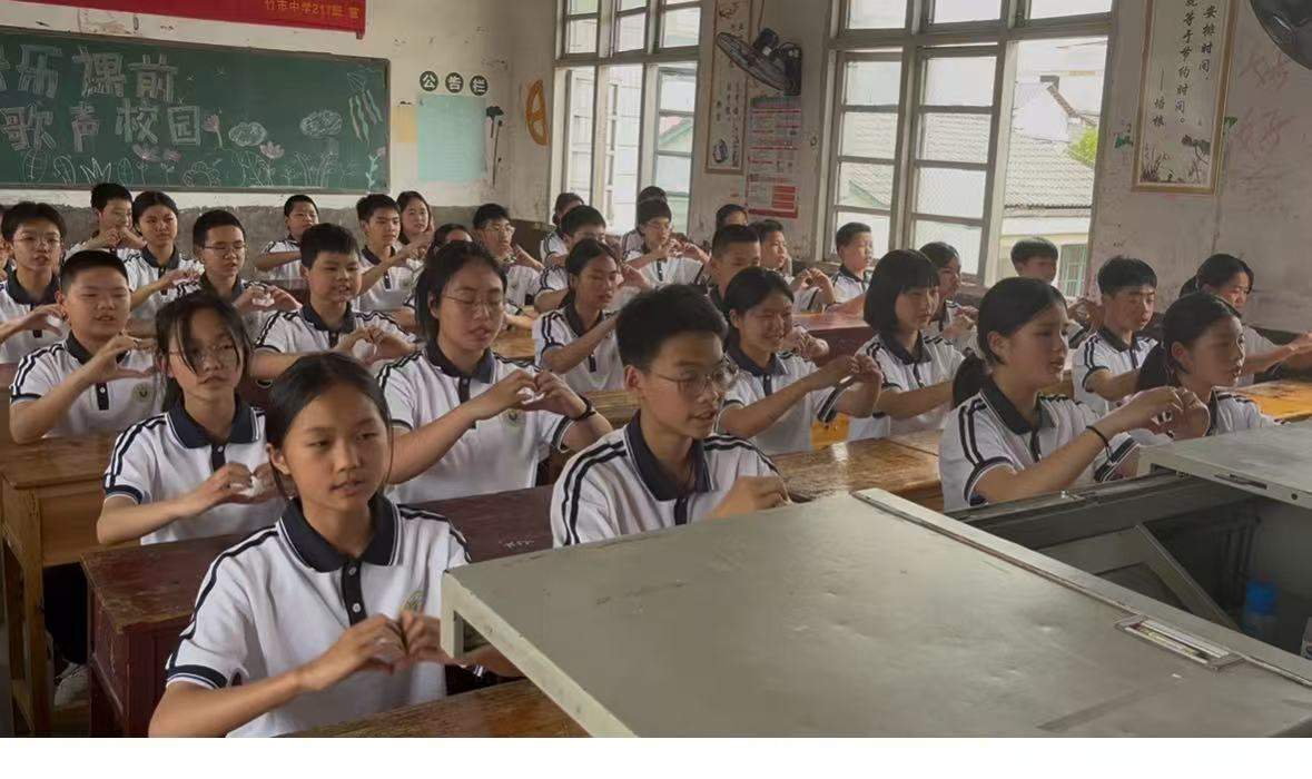 歌声飞扬，青春绽放