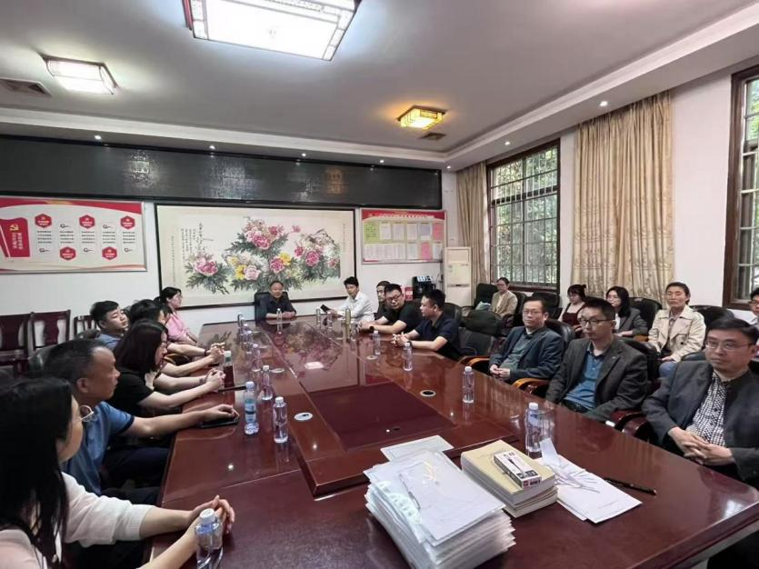 衡阳八中名师团队到隆回二中开展课堂教学调研