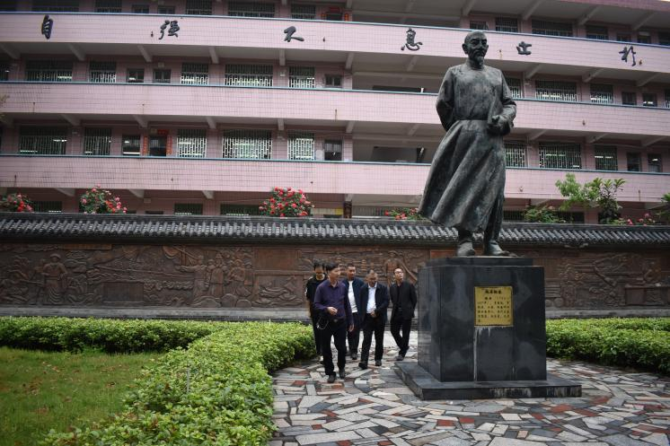 双峰二中到隆回二中“取经”百年校庆筹备工作