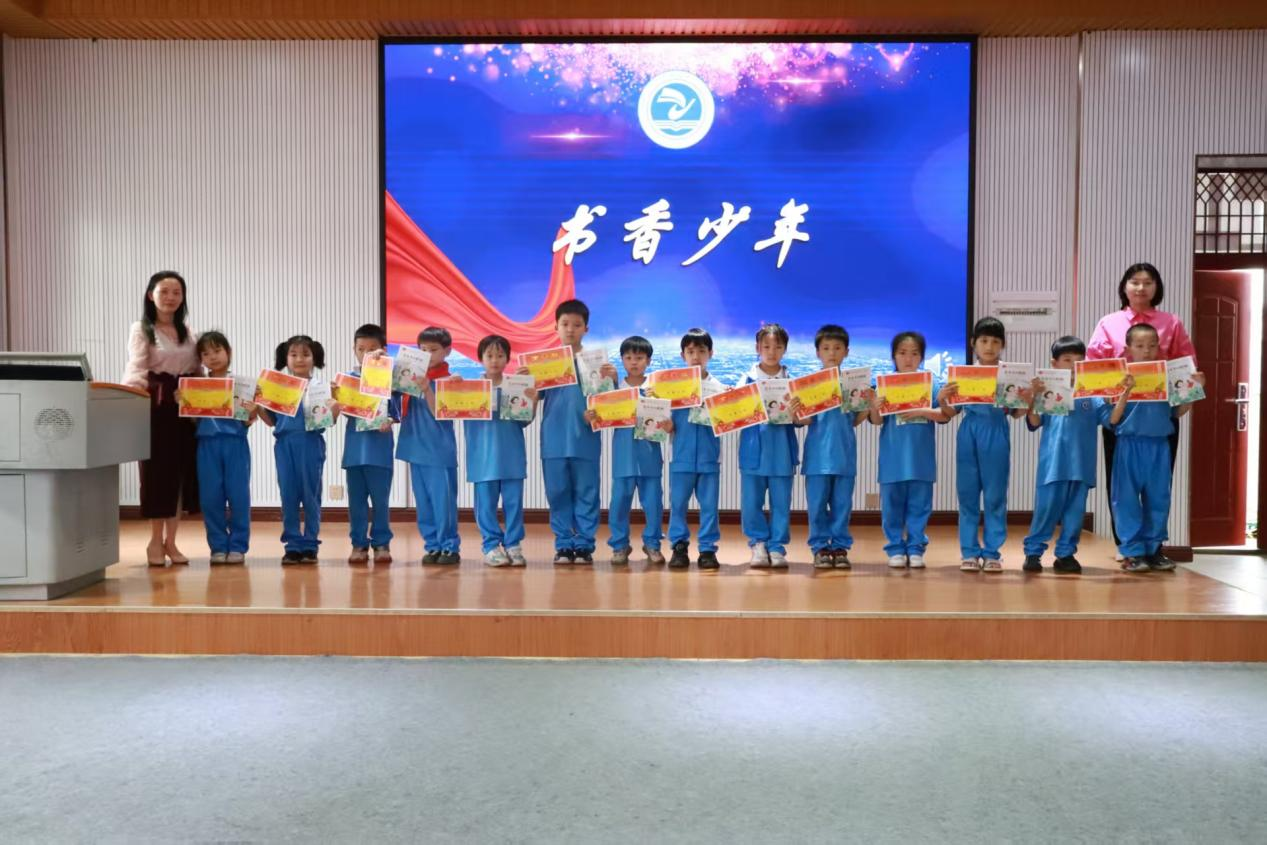 字里行间，遇见星辰大海