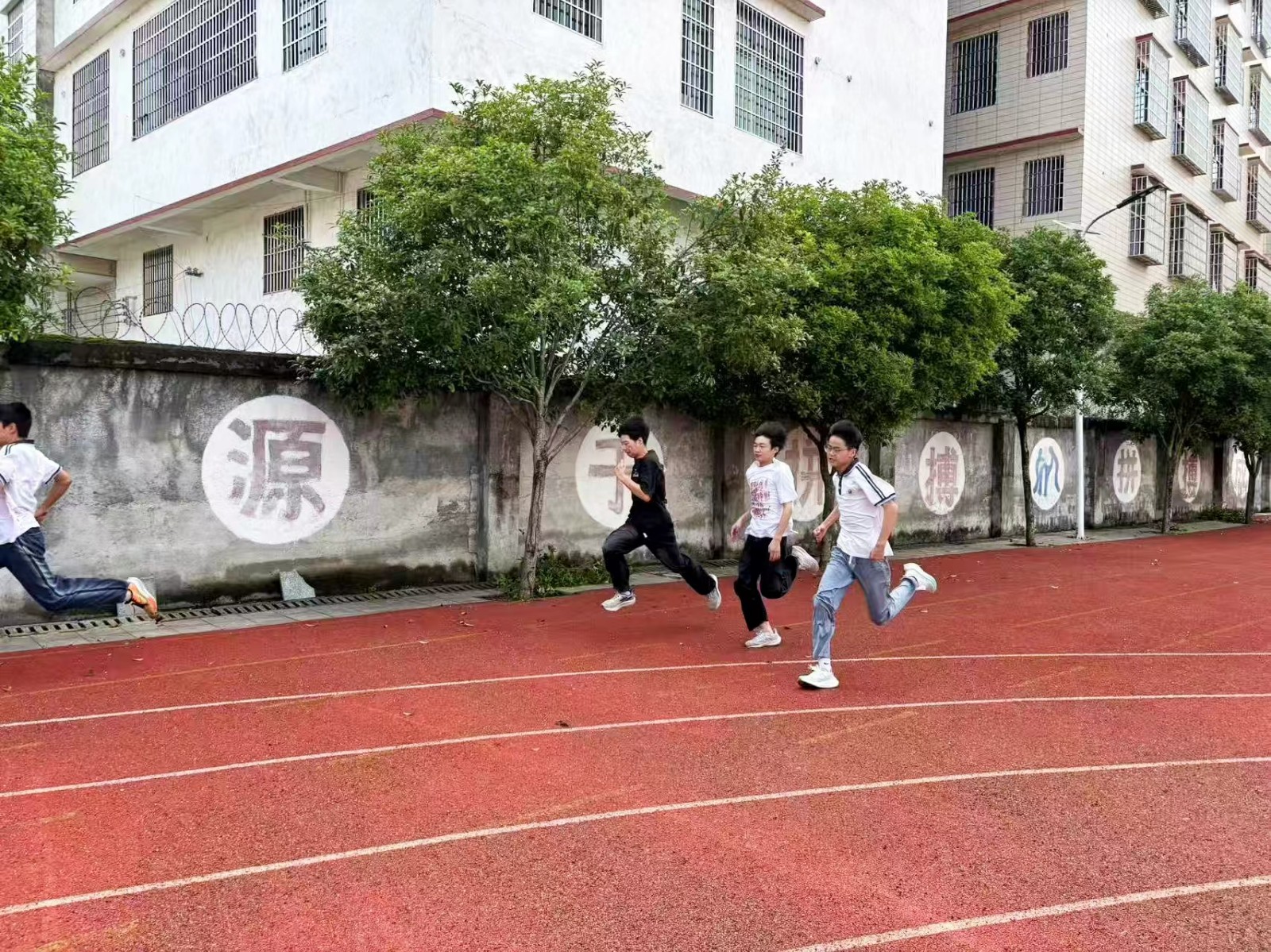 运动点燃激情，竹中学子赛场显风采