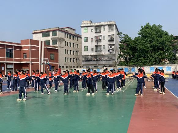 彰显青春风采  争做阳光少年