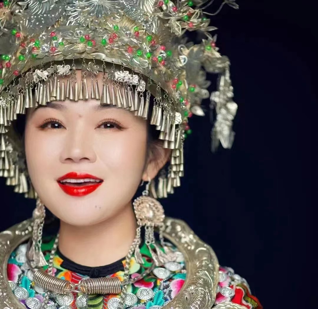 苗岭飞歌，千千回响：阿苗千千的音乐哲思与文化行旅