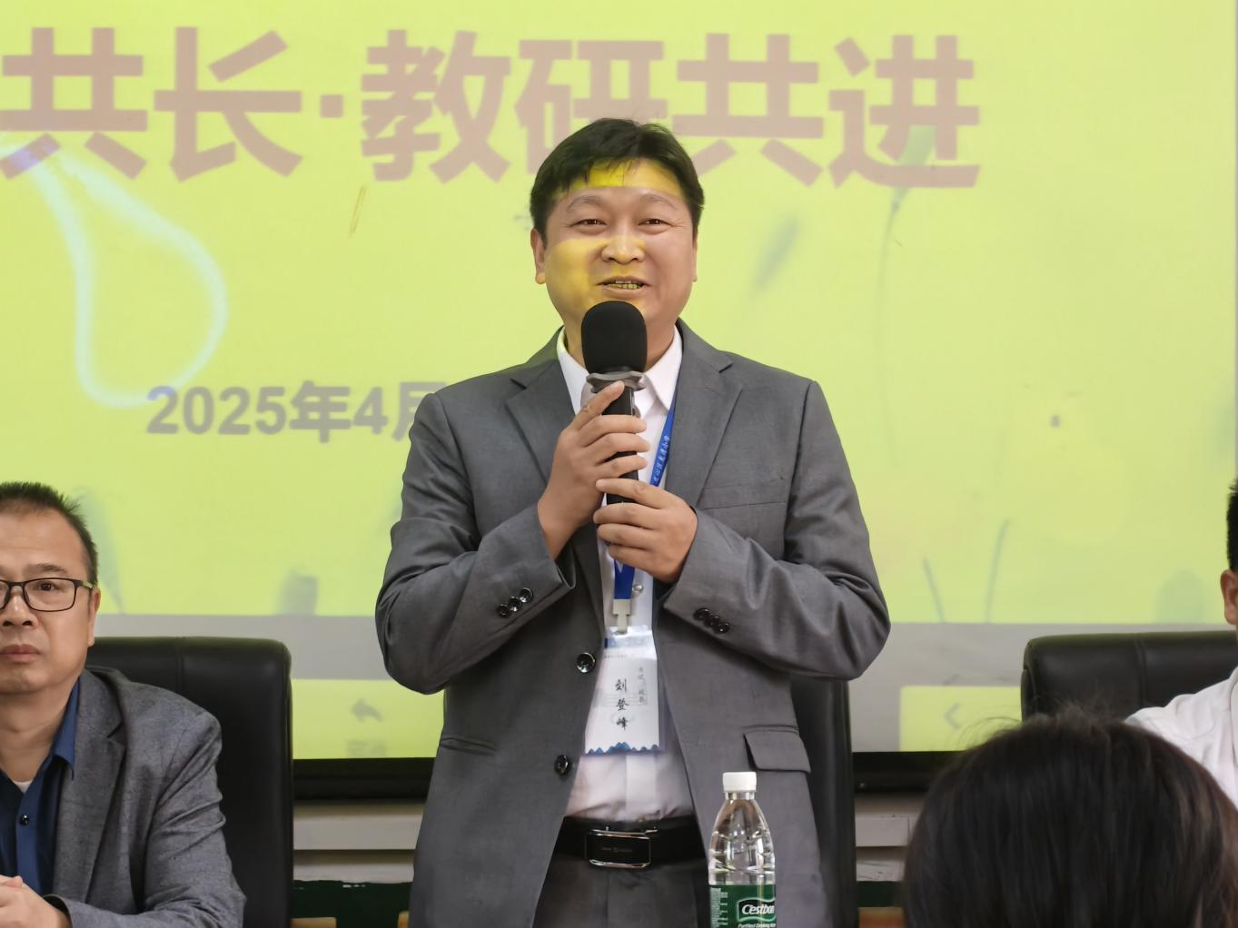 城乡携手共育桃李 校际送教同谱新篇