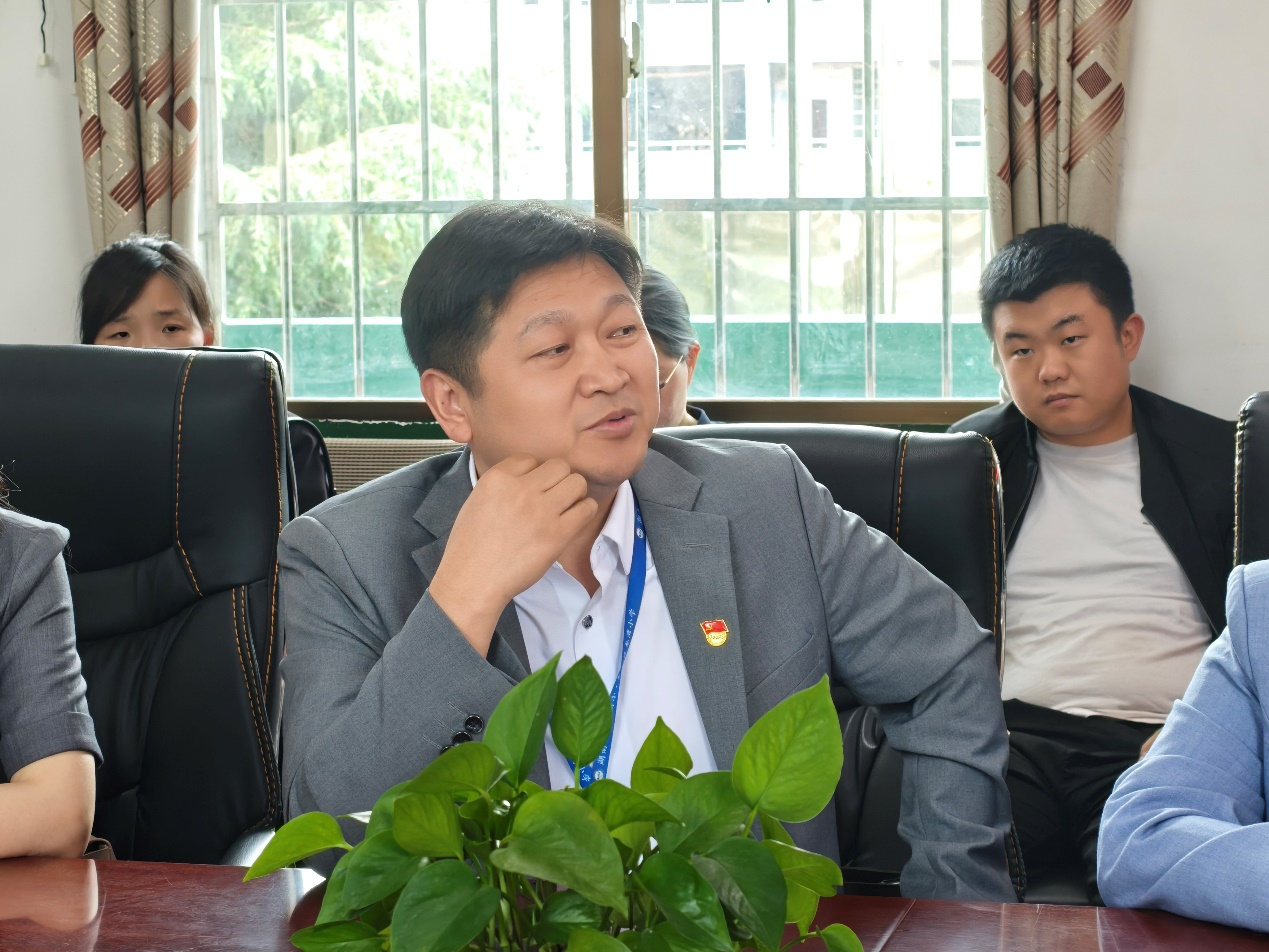 城乡携手共育桃李 校际送教同谱新篇