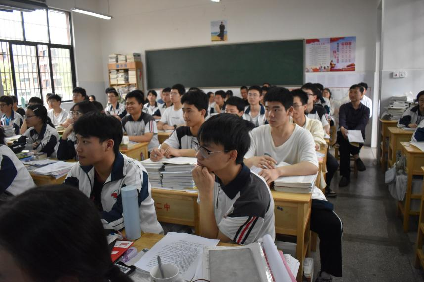 武冈一中到隆回二中听课研讨学习交流