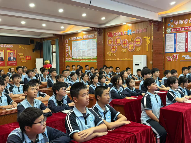 筑牢安全防线 护航平安假期