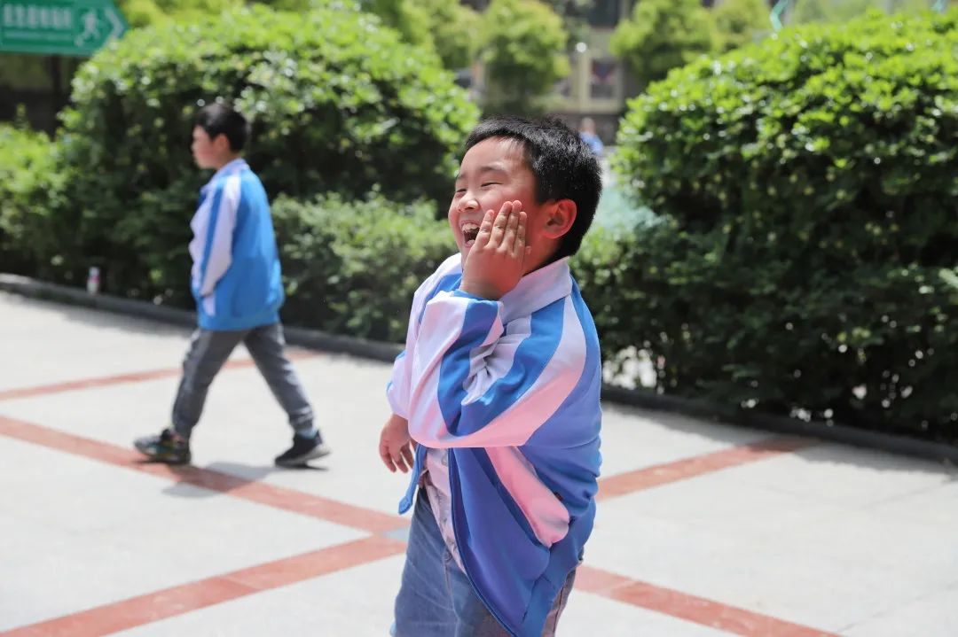 课间15分钟，邵东市二小娃在玩什么？