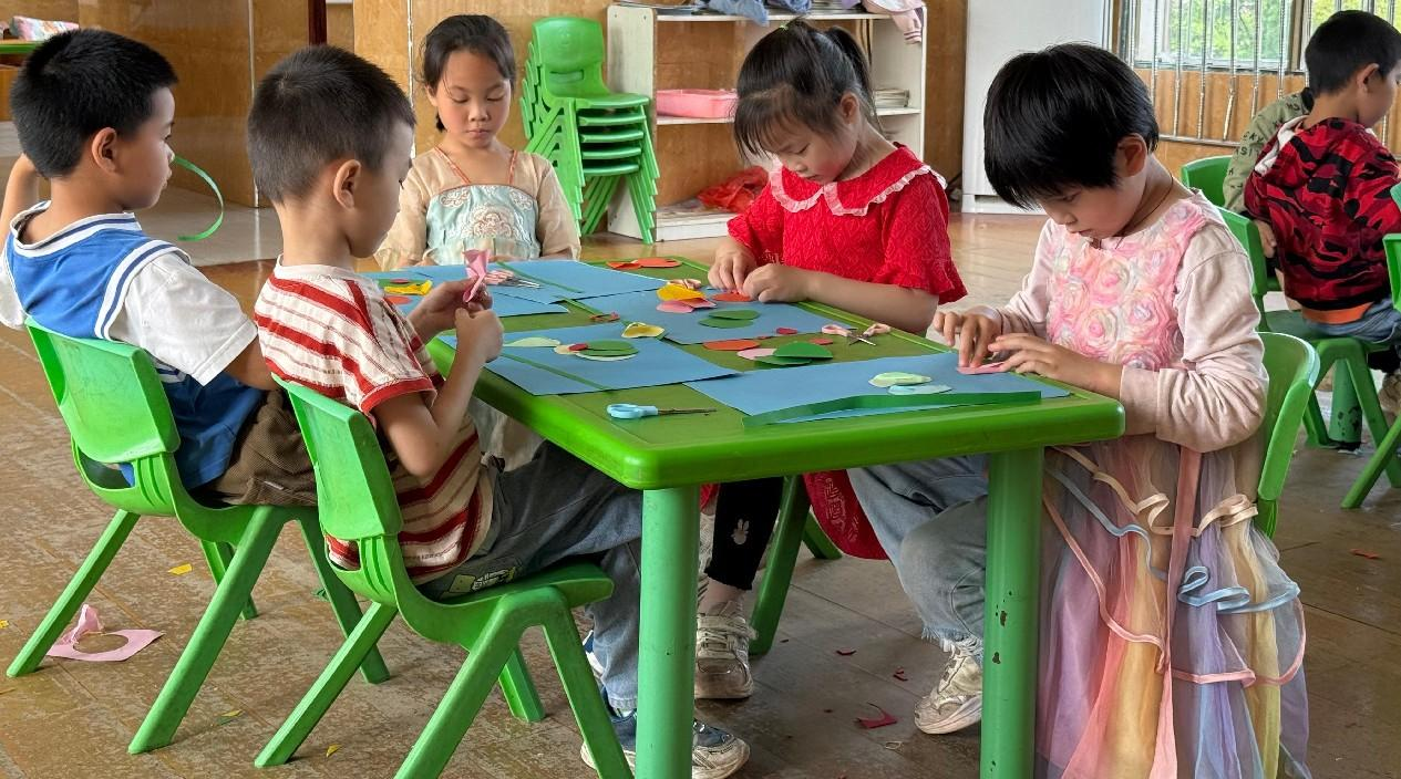 万塘乡白马田幼儿园 开展“感恩母亲，为爱绽放”母亲节主题教育