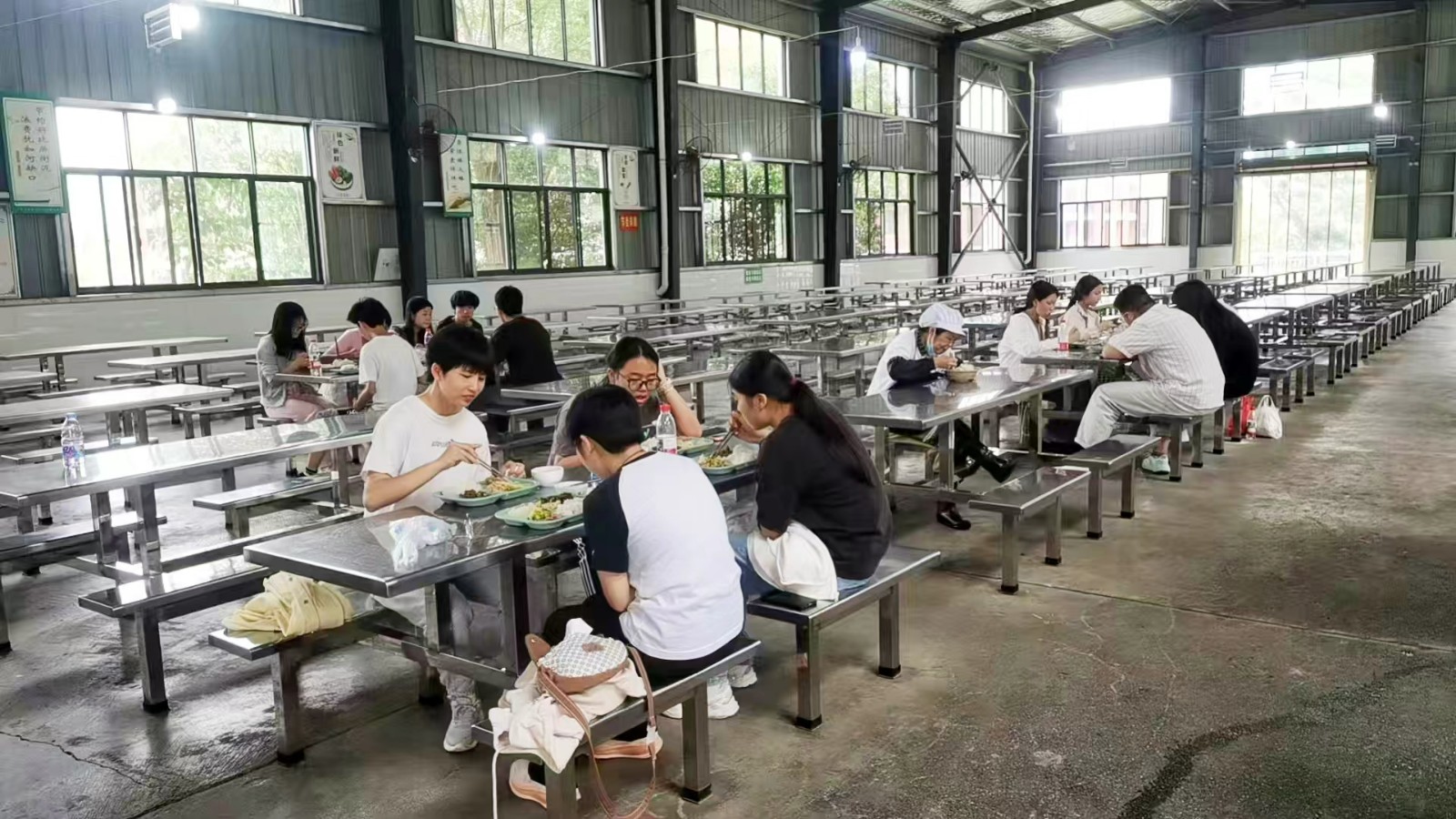 隆回二中开展“校园开放日”