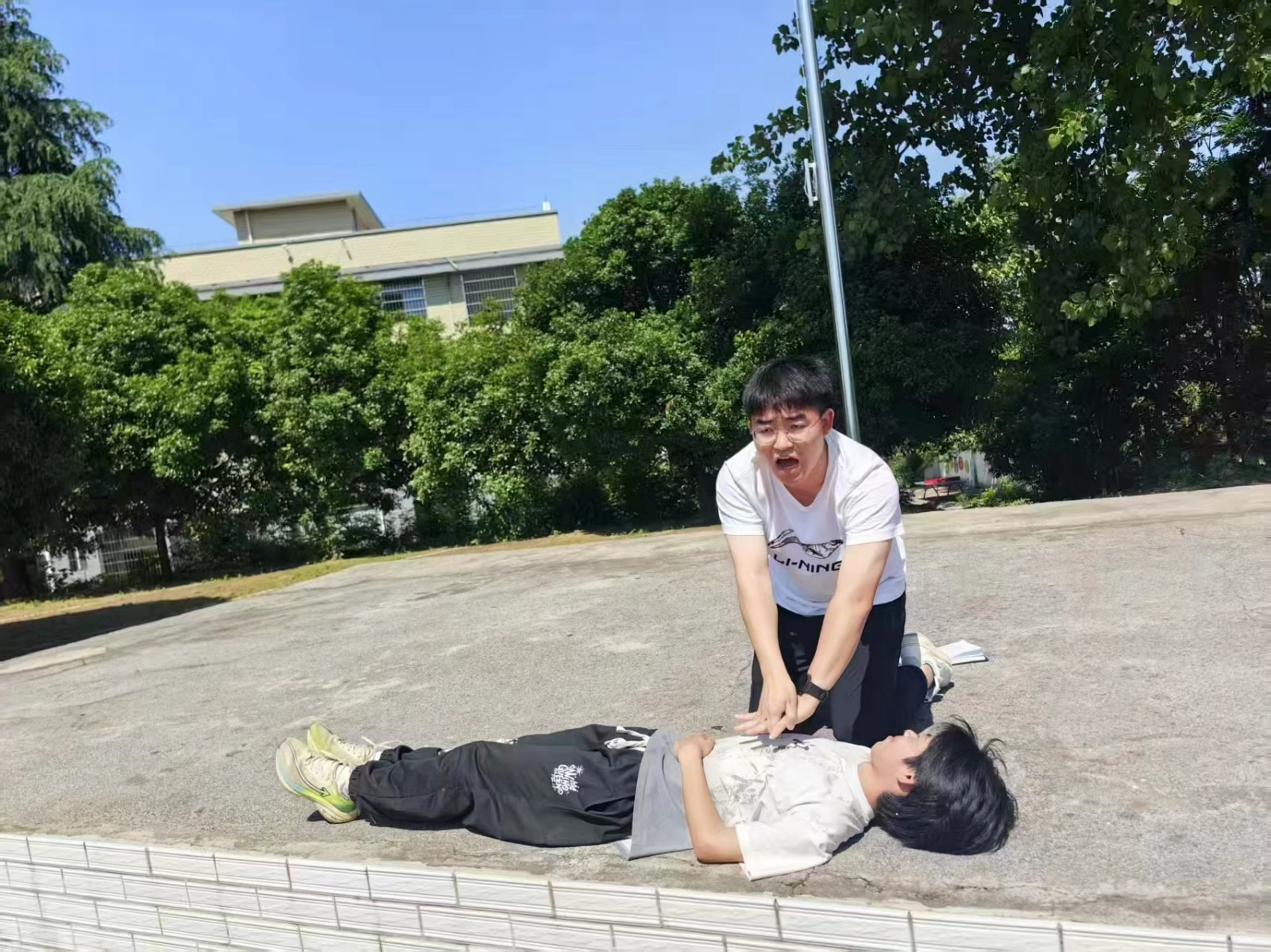 塘渡口镇黄塘初级中学开展防震减灾 演练