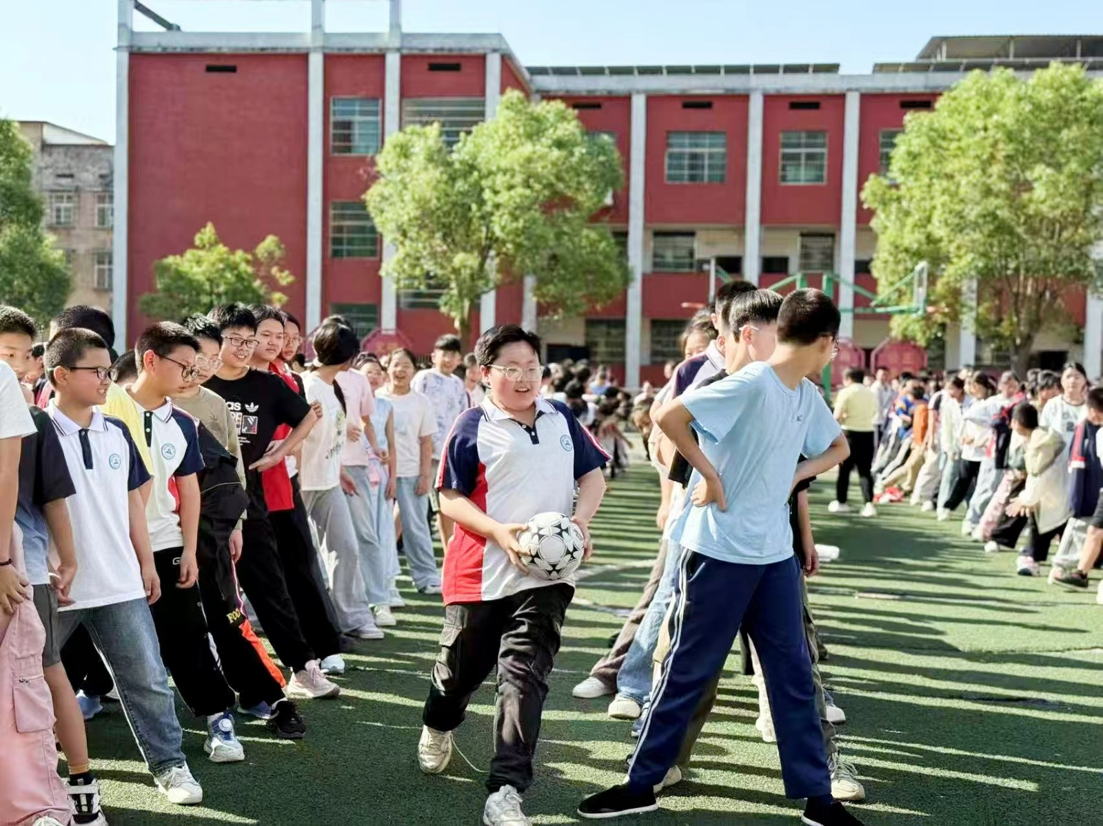 “释放情绪 绽放自我 展望自我”