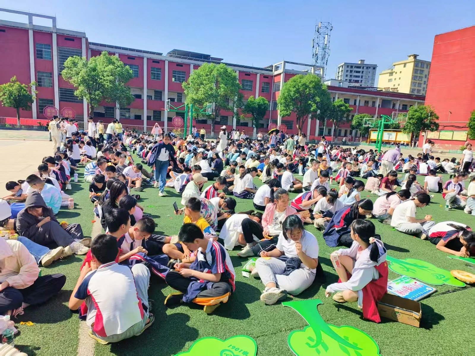 “释放情绪 绽放自我 展望自我”