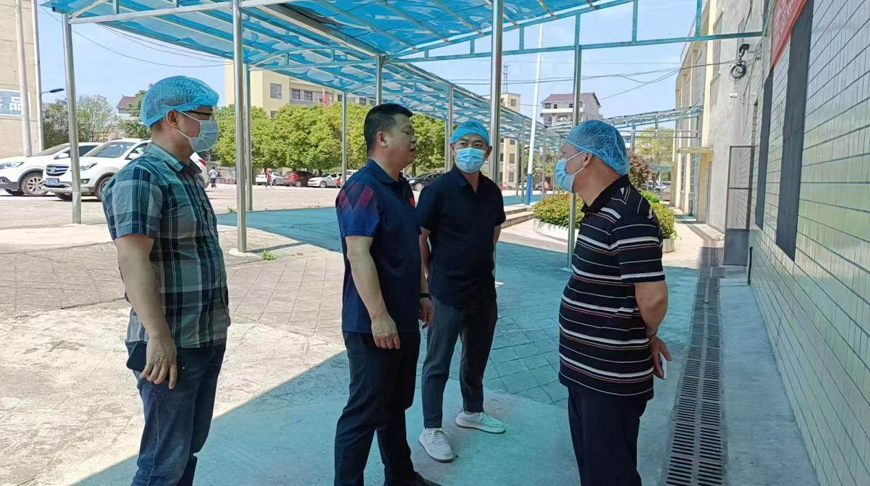 督查校园食品安全 护航学生营养健康