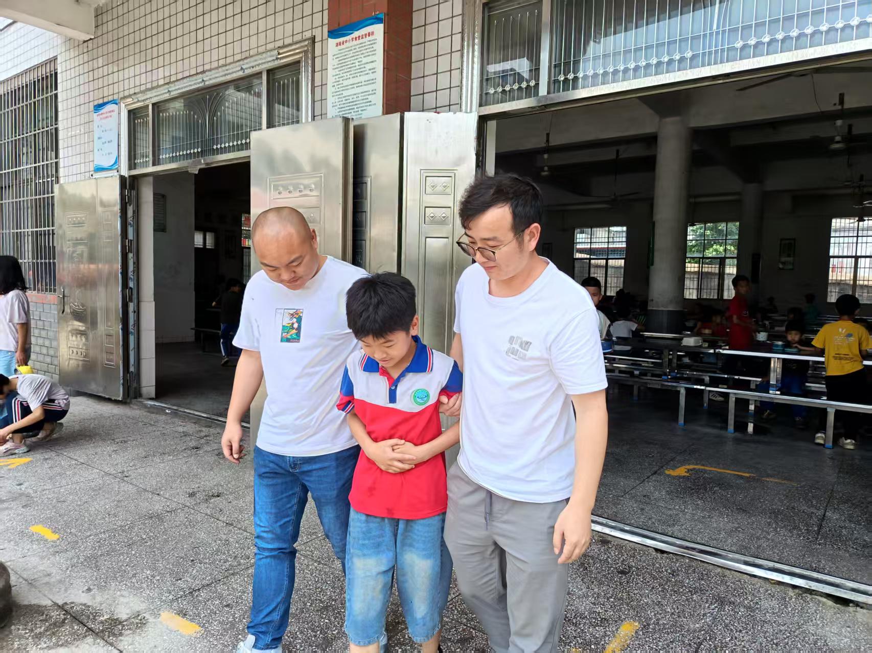 金称市镇中心完小开展食品安全应急演练