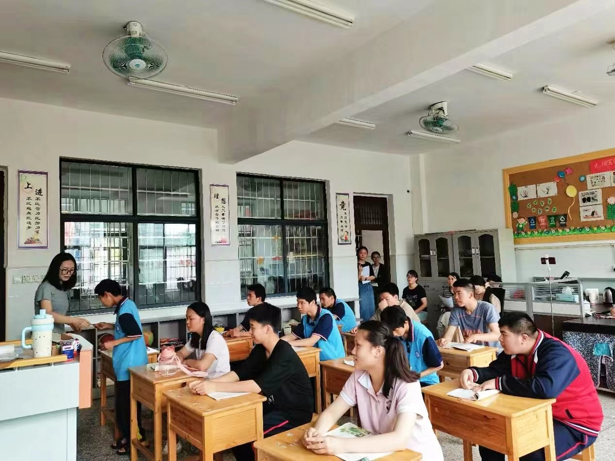 以教促研共成长 特教课堂绽光芒