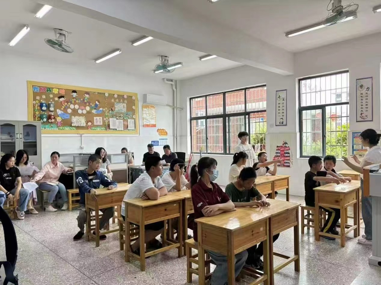 以教促研共成长 特教课堂绽光芒