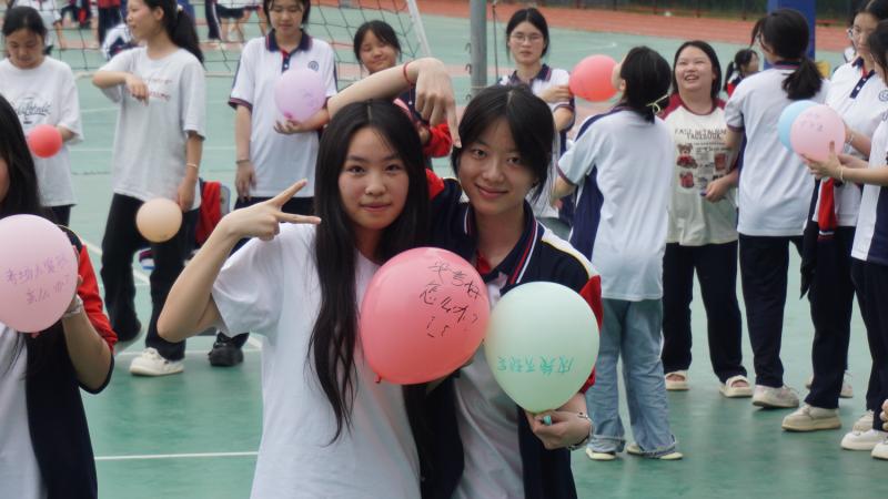 激情释放压力，青春昂扬逐梦