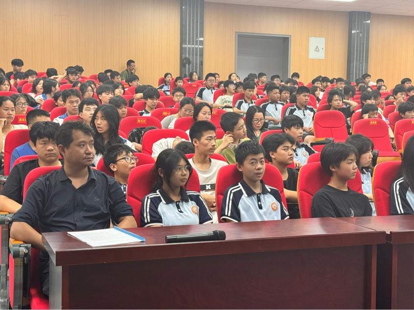 塘渡口镇玉田初级中学召开毕业班 学困生座谈会