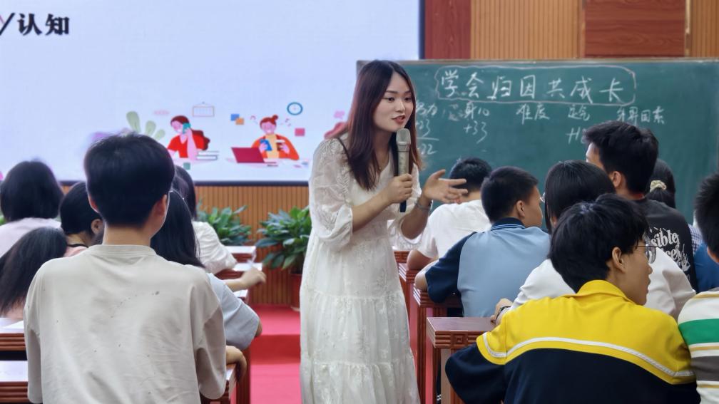 心育英才润桃李 解惑有道展真章