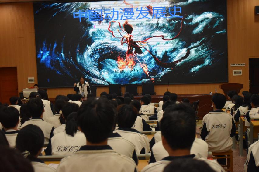 隆回二中举行研究性学习初赛课题多样贴近学生实际