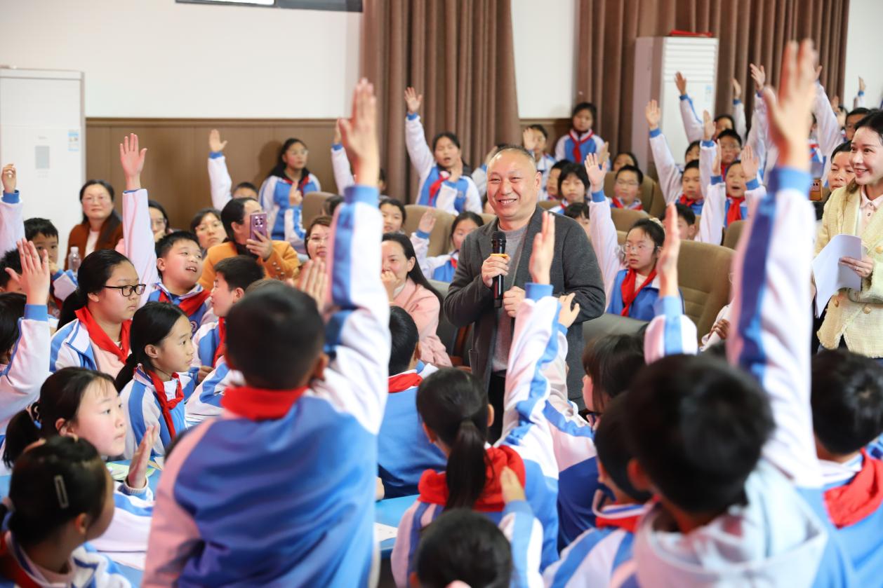 邵东市城区二小荣获 “全国文明校园” 称号：向往一种幸福而完整的教育生活