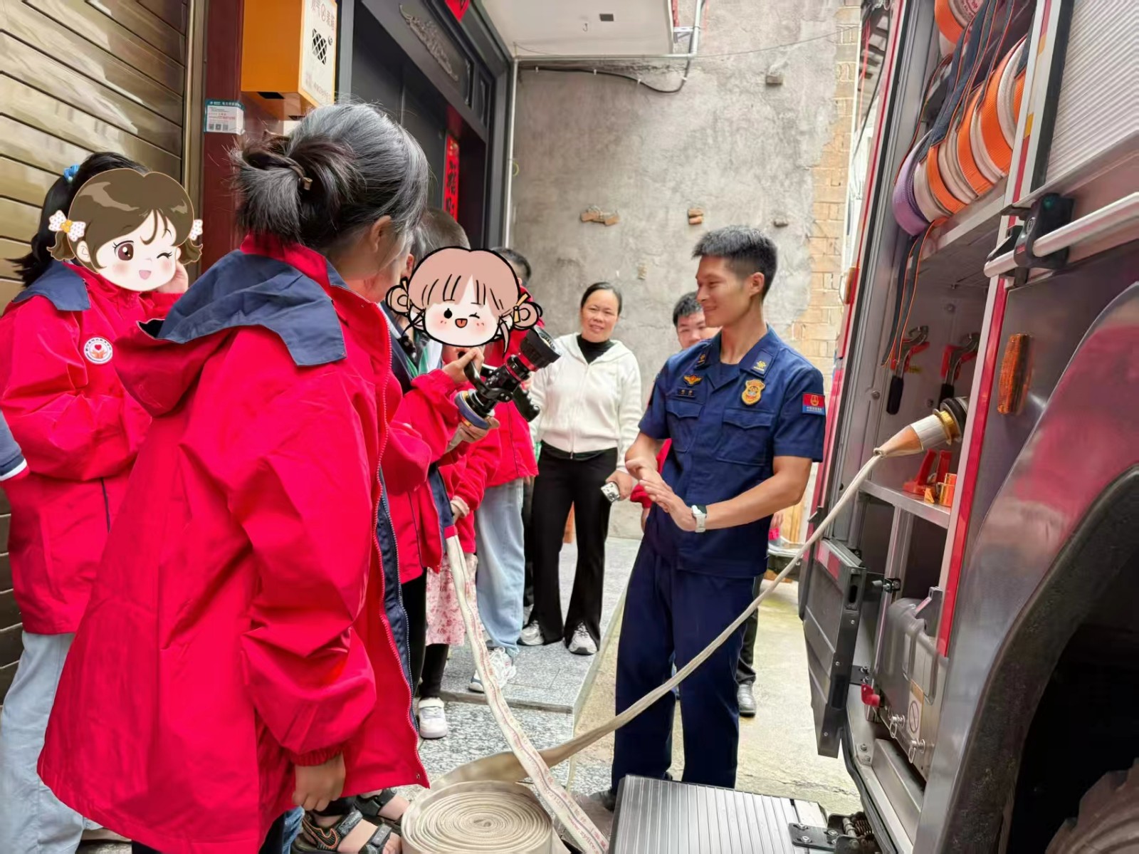 新宁县特殊教育学校开展“情暖童心，守护成长”六一活动