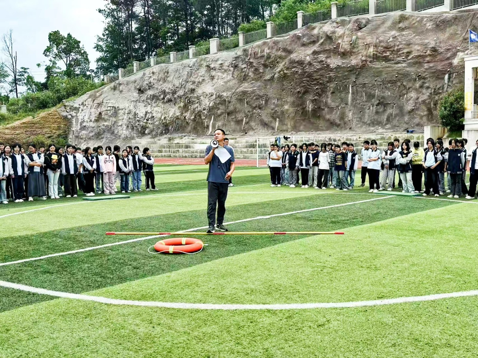 筑牢生命防线   共护夏季安全