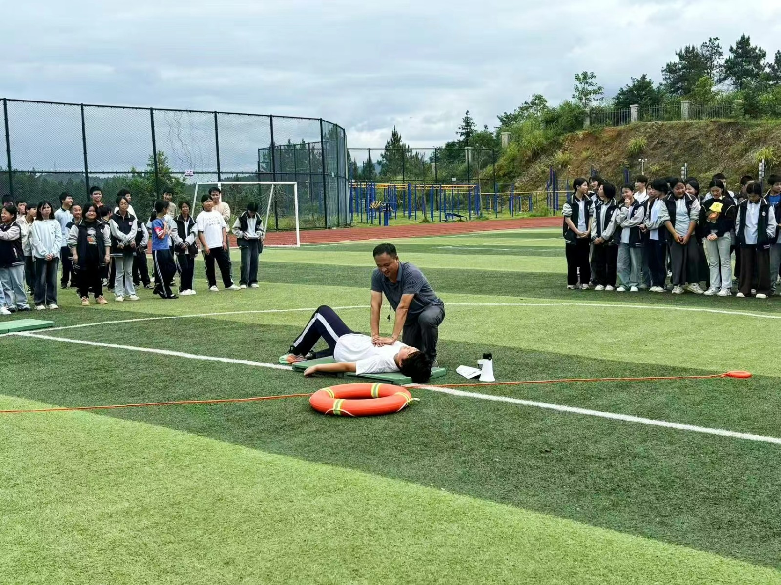 筑牢生命防线   共护夏季安全