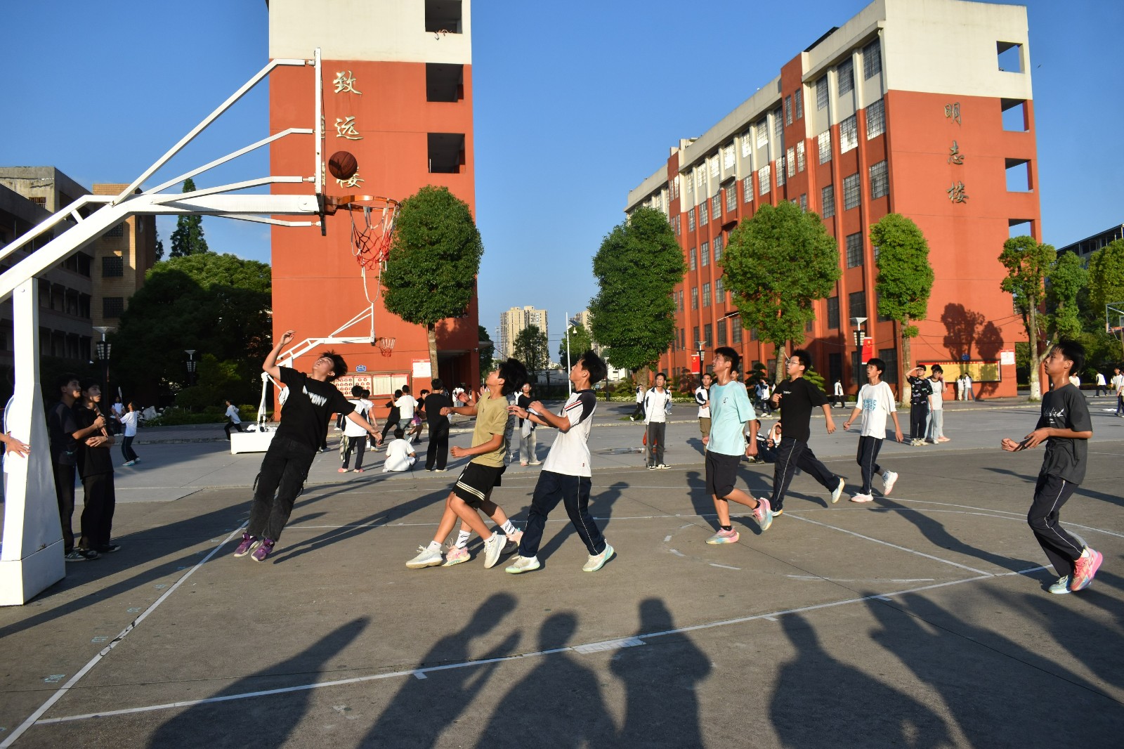 隆回二中举行默深杯学生篮球赛
