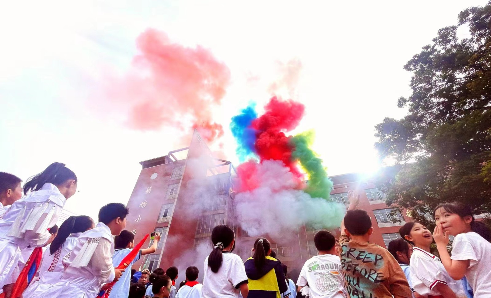 童心飞扬绽华彩 藕塘小学