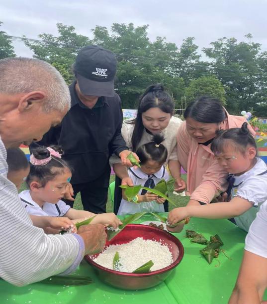 白马田幼儿园开展“双节同庆，童乐粽享” 六一儿童节主题活动