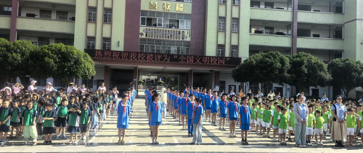 魅力二小开展沉浸式幼小衔接活动 点亮成长新起点