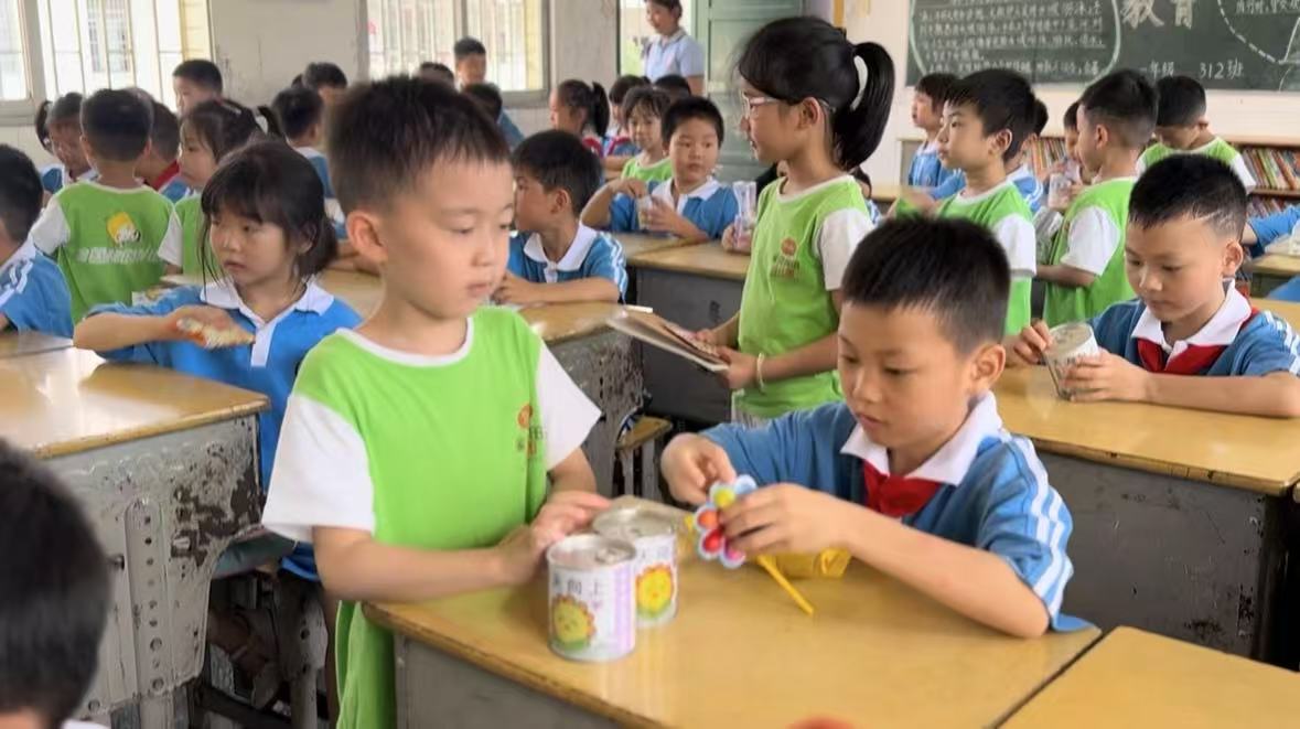 魅力二小开展沉浸式幼小衔接活动 点亮成长新起点