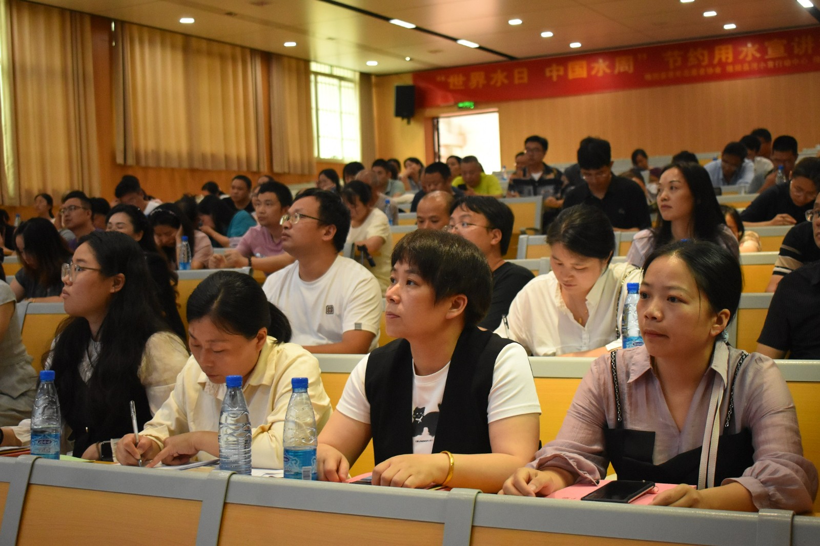 隆回二中举行主题式校本研修全员培训开班仪式