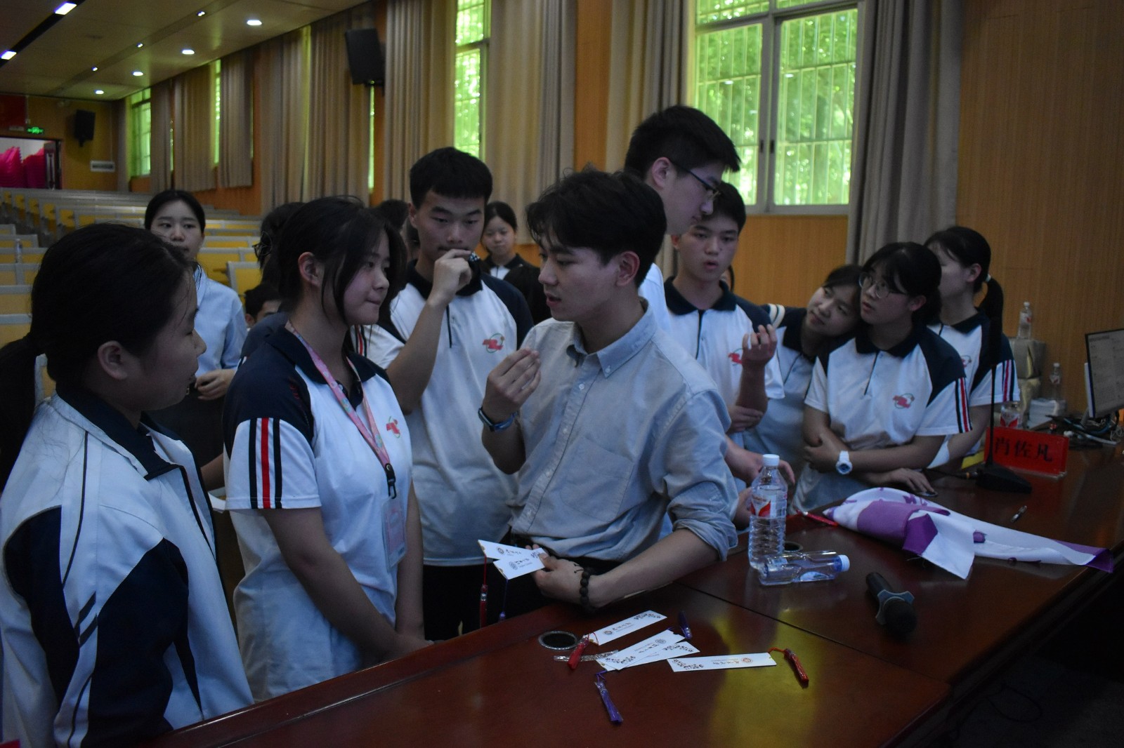 “走进邵阳助学公益行 ”宣讲团到隆回二中讲学助力学子逐梦高考