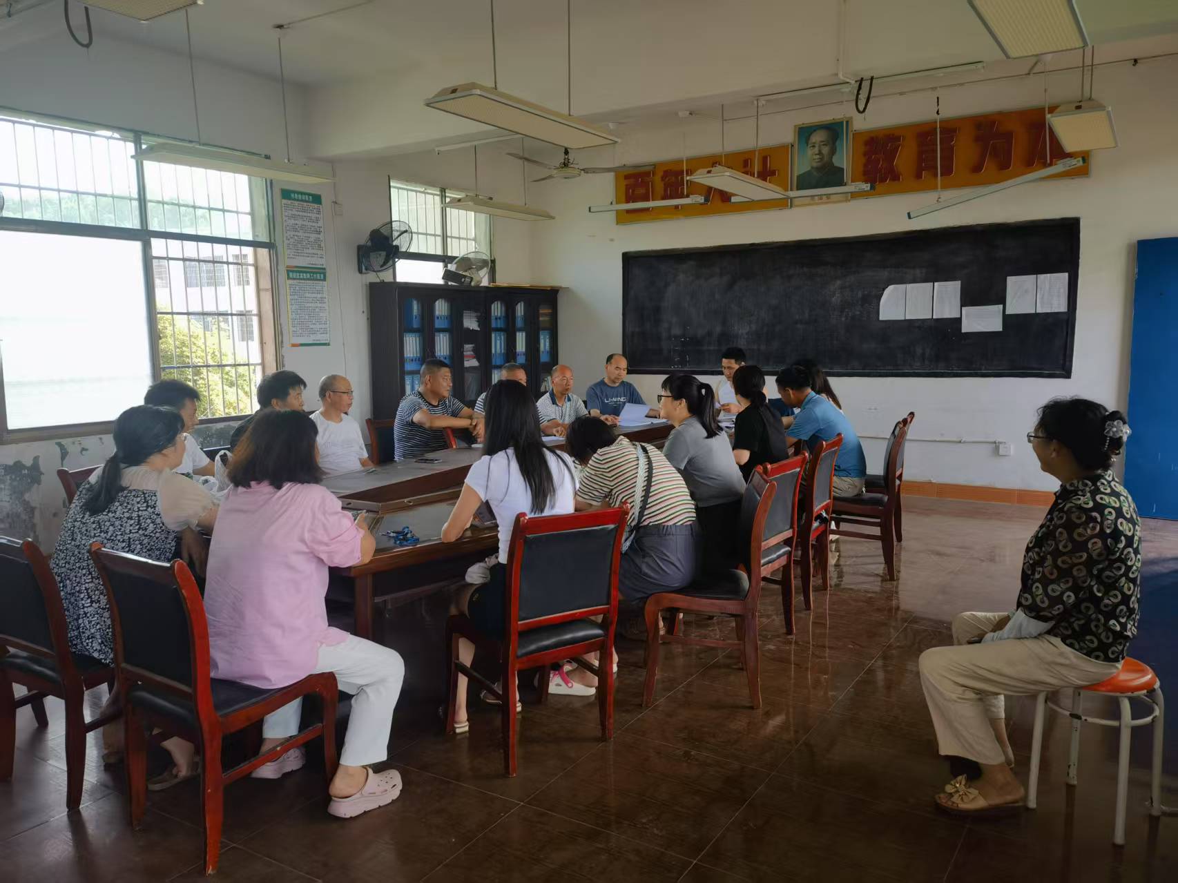 梽木山中学教师暑期家访全覆盖 筑牢学生安全防线