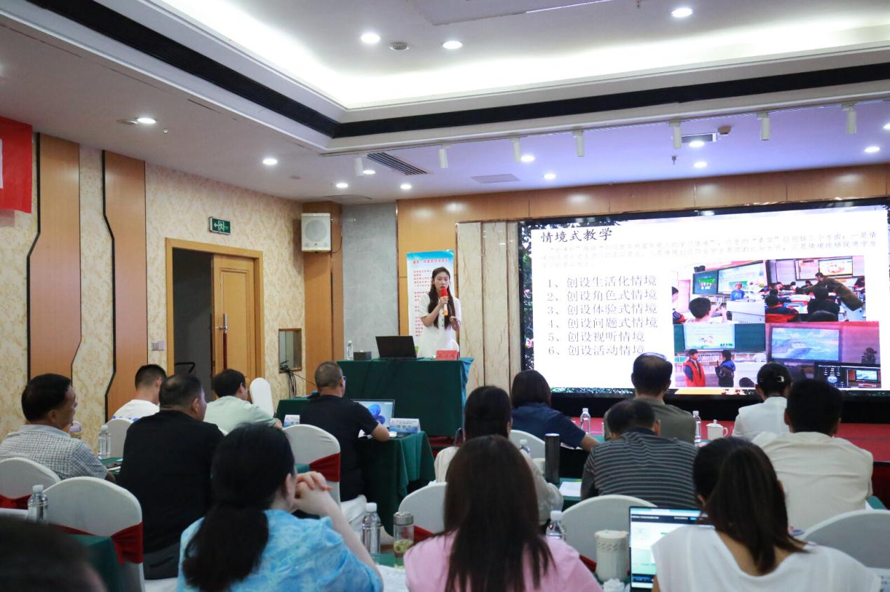 结业汇报显真章，专家把脉引航向