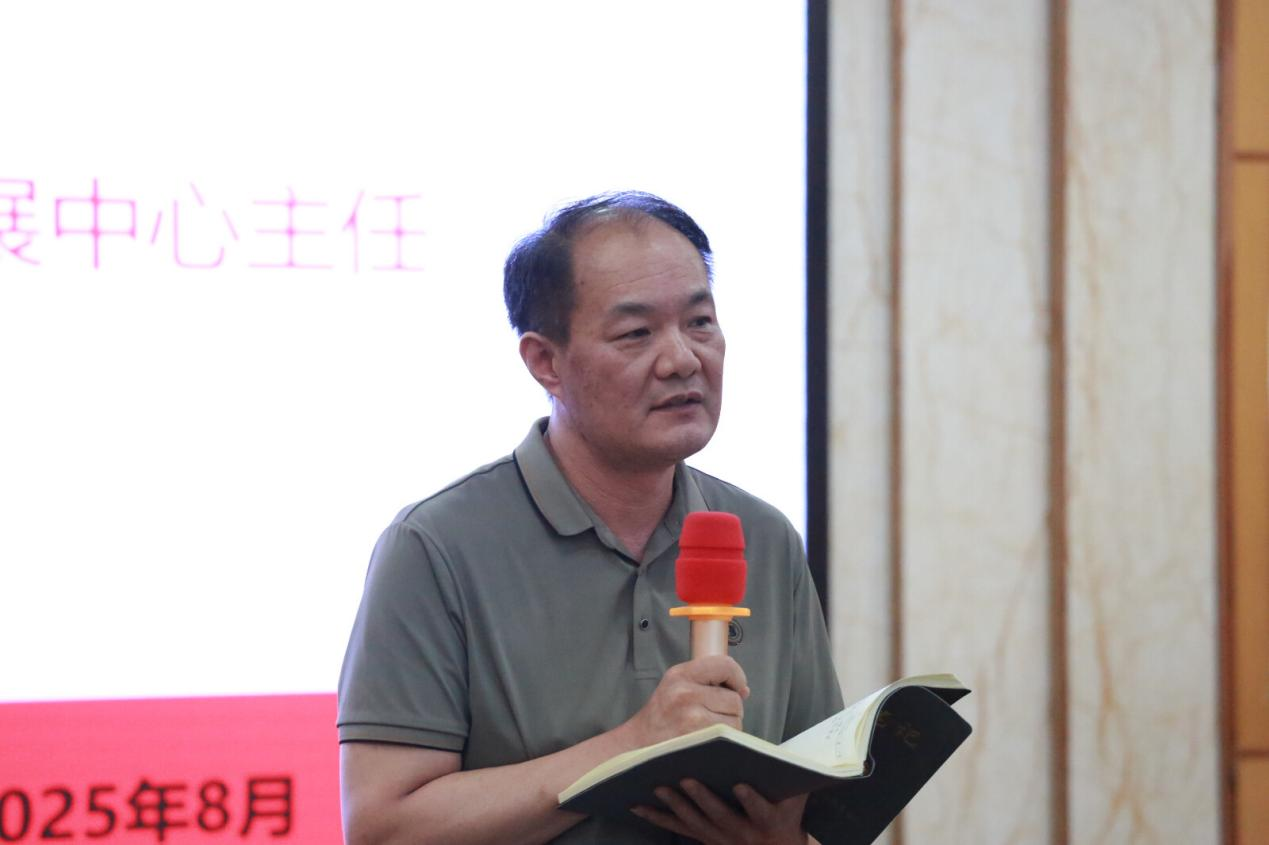 结业汇报显真章，专家把脉引航向