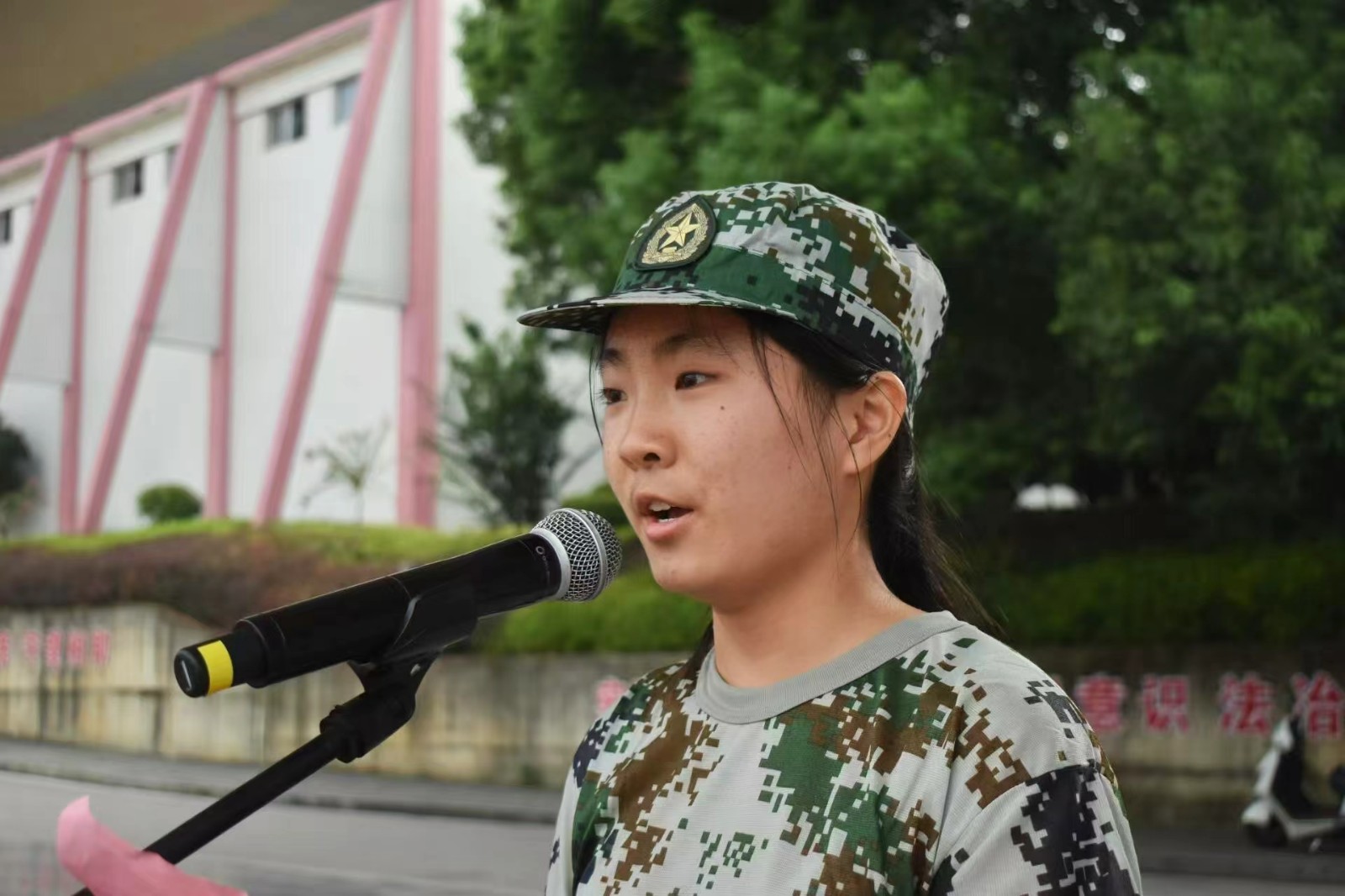 隆回二中举行2025级高一新生军训动员大会